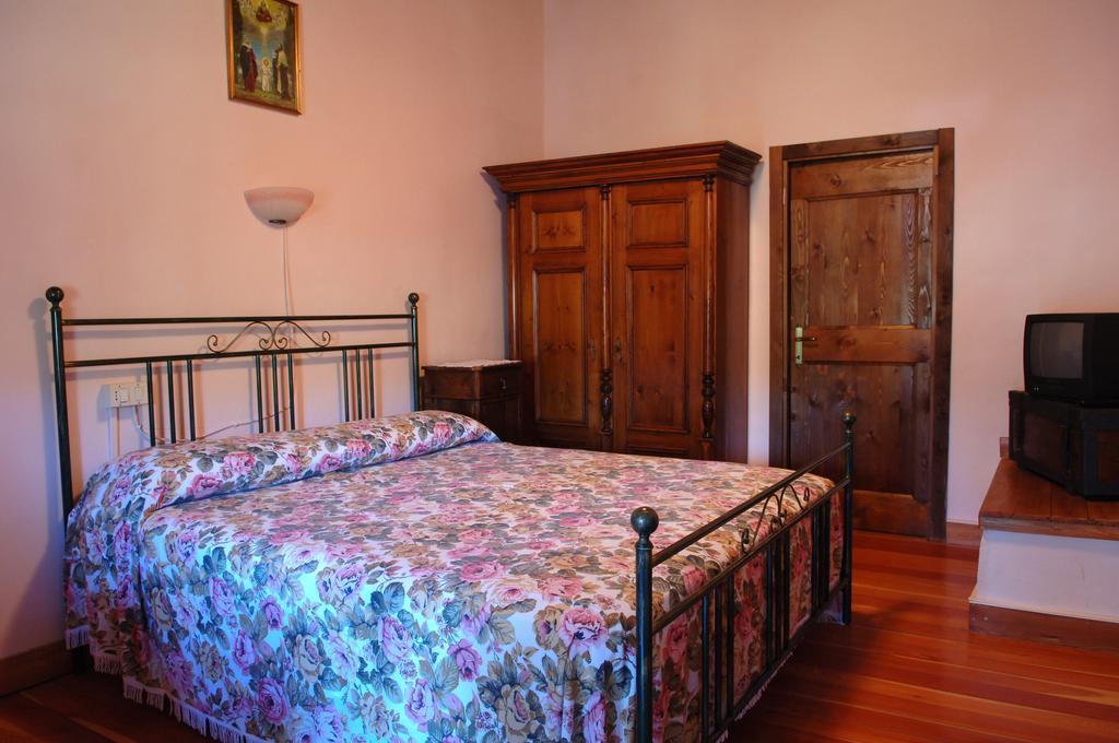 乌尔巴尼亚Agriturismo Ca Serrantonio别墅 外观 照片